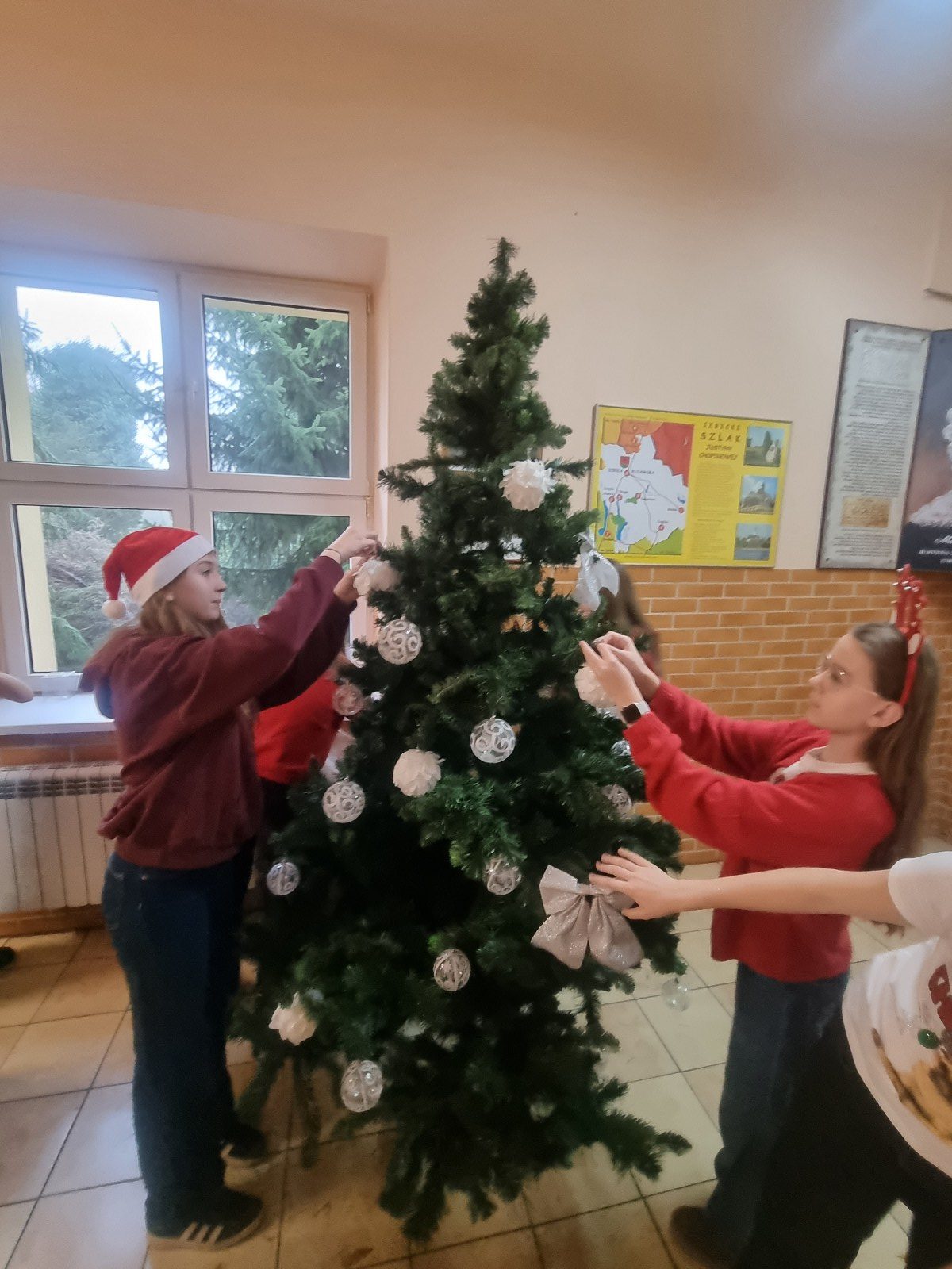 Ubieramy choinkę świąteczną